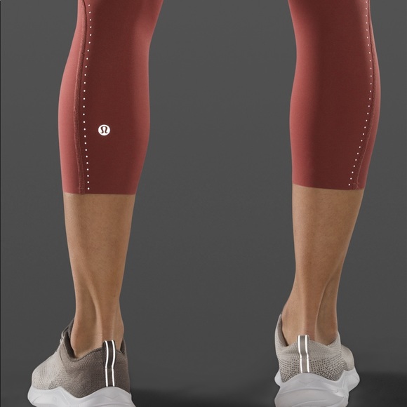 NWT Lululemon fast and free hr crop 21” - Picture 6 of 9